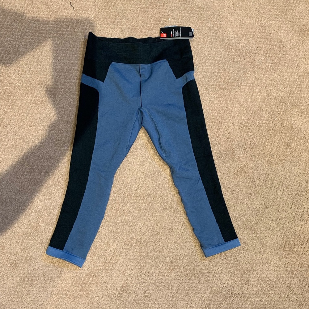 Under Armour Vanish Seamless Crop. NWT!